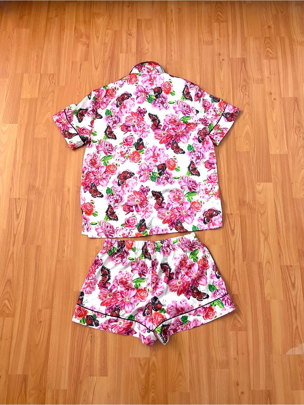 Victoria’s Secret Floral Satin Pajama Set - Picture 6 of 6